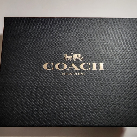 Coach Wristlet - Picture 7 of 7